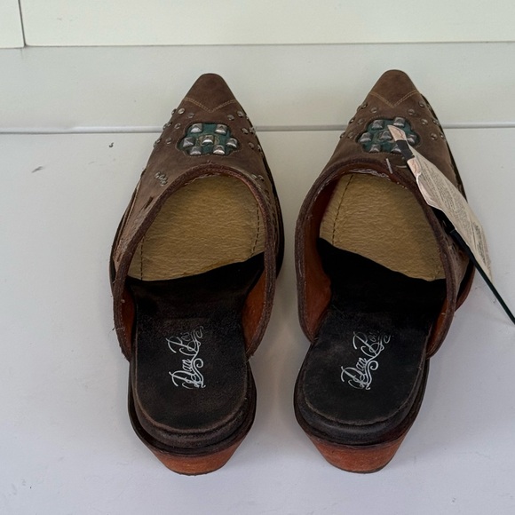 Dan Post Ladies Tan Oiled Mule with Studs and Cushion Comfort Insole DPP5099 - Picture 4 of 8